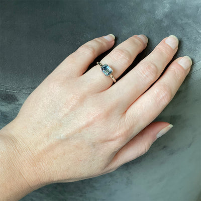 ‘La Piscine’ Bi-Colour Sapphire Ring in 14K White Gold